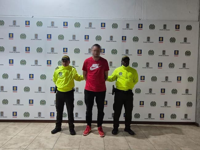 Capturado alias “Pulga”, integrante del GDO “Los Chatas”, en Medellín Foto: Policía Nacional