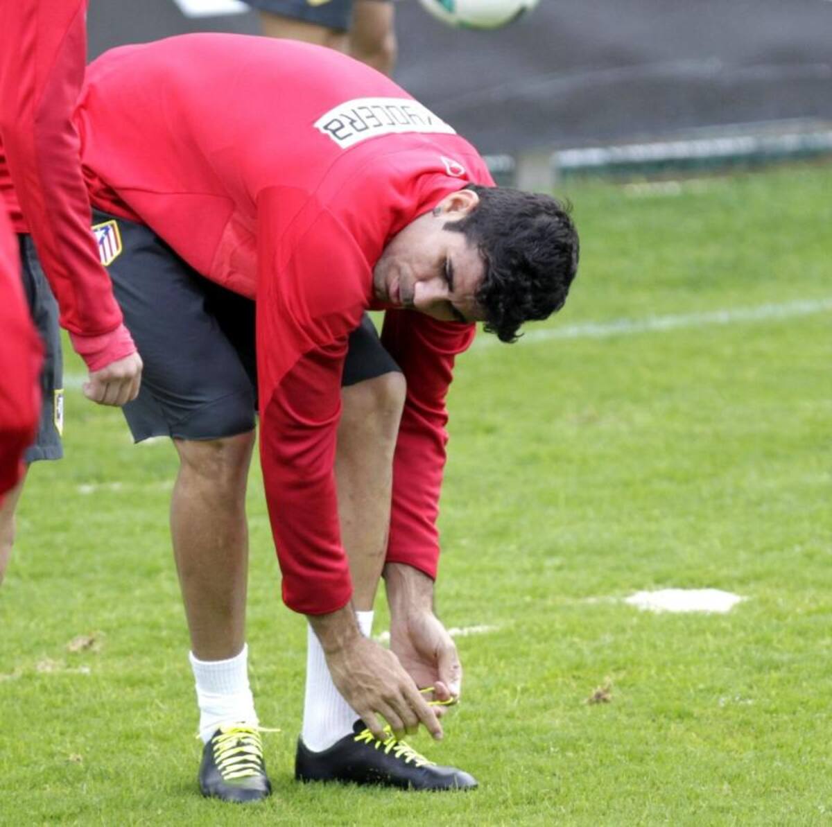 Diego Costa entrenó con su equipo en medio de la polémica que ha generado si será convocado a la Selección de España o Brasil.