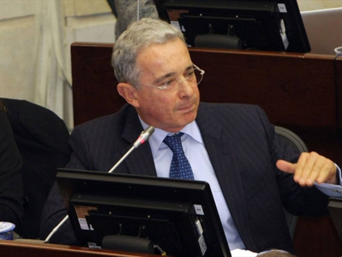 Canal Capital pide que Uribe se retracte ante empleados por acusaciones