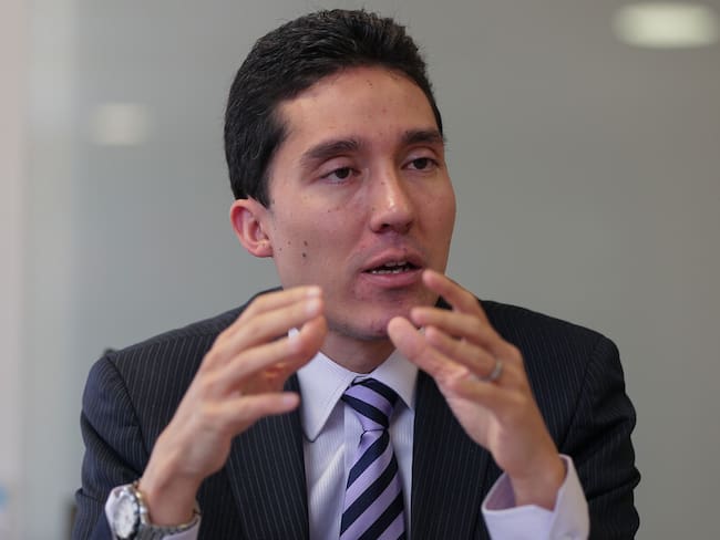 “Bomba fiscal” para el próximo gobierno: Mejía alerta que el gasto público no baja desde la pandemia