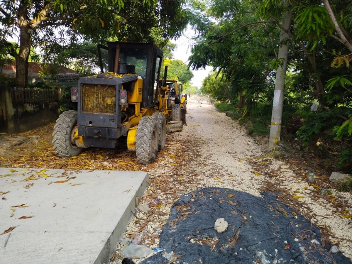 Pavimentación de vía de El Terraplén en El Pozón está paralizada y presenta retrasos