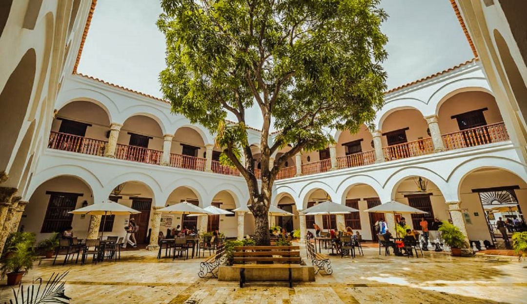 Las personas interesadas deben iniciar el proceso vía internet, a través de www.unibac.edu.co