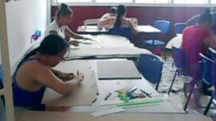 1.000 faroles fabrican las internas de la Cárcel Villa Cristina en Armenia