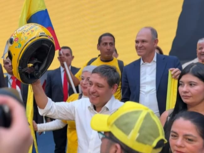 Mauricio Lizcano inscribe su candidatura presidencial: advirtió fracturas en las consultas