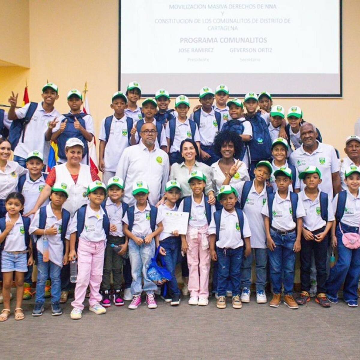 327 niños de Cartagena se graduaron como comunalitos para ser los próximos líderes