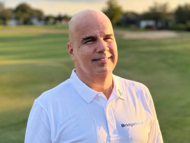 BridgeRecall: diseño, memoria y propósito en la obra de Adrián Rodríguez