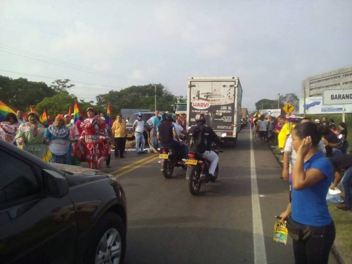 Con plantón cultural, protestan porreubicación de peaje, en Baranoa