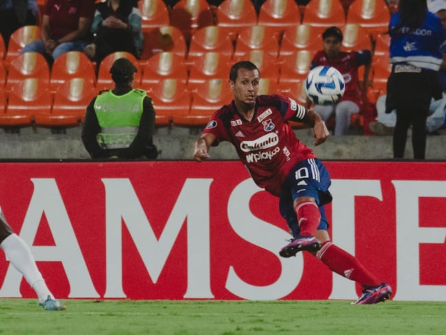 Andrés Ricaurte en el momento en el que asistió a Luciano Pons en el gol para Medellín ante Metropolitanos / Foto: @DIM_Oficial
