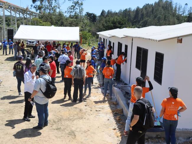 En Carolina del Príncipe, 18 familias reciben su casa propia o mejoramientos. Cortesía: Gobernación de Antioquia