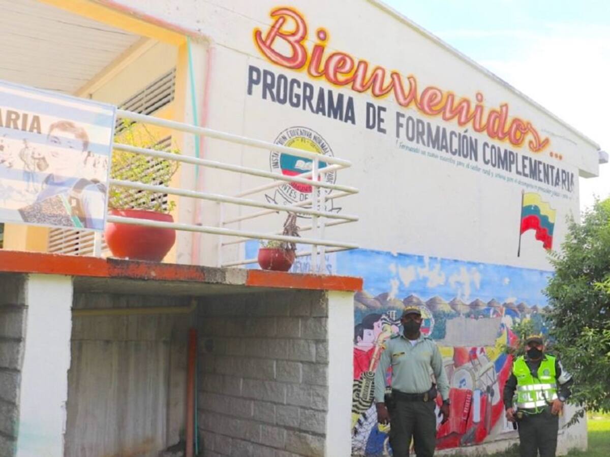 Lideran campañas para garantizar seguridad y convivencia escolar en Bolívar