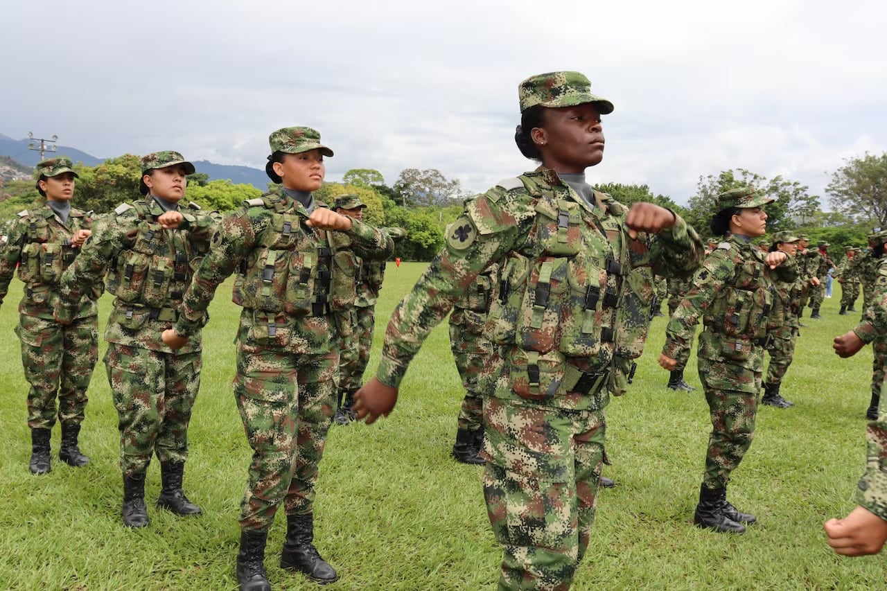 Mujeres en el Ejército Nacional 