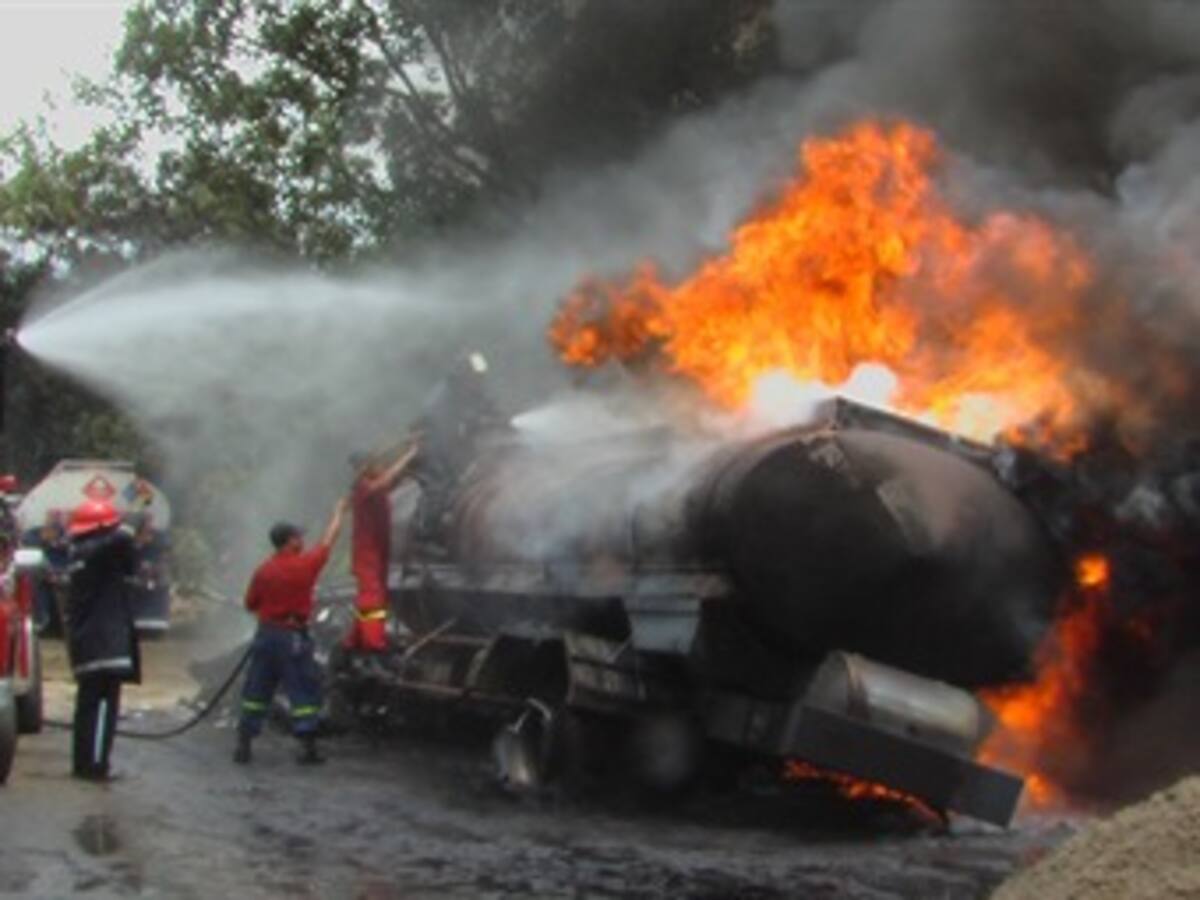 Farc quema carrotanques de petróleo en el Putumayo