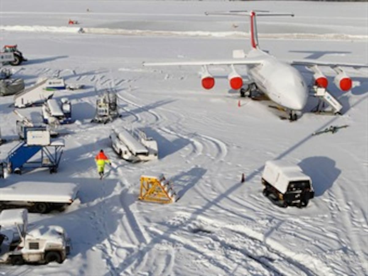 El temporal vuelve a complicar el transporte aéreo y terrestre en Europa