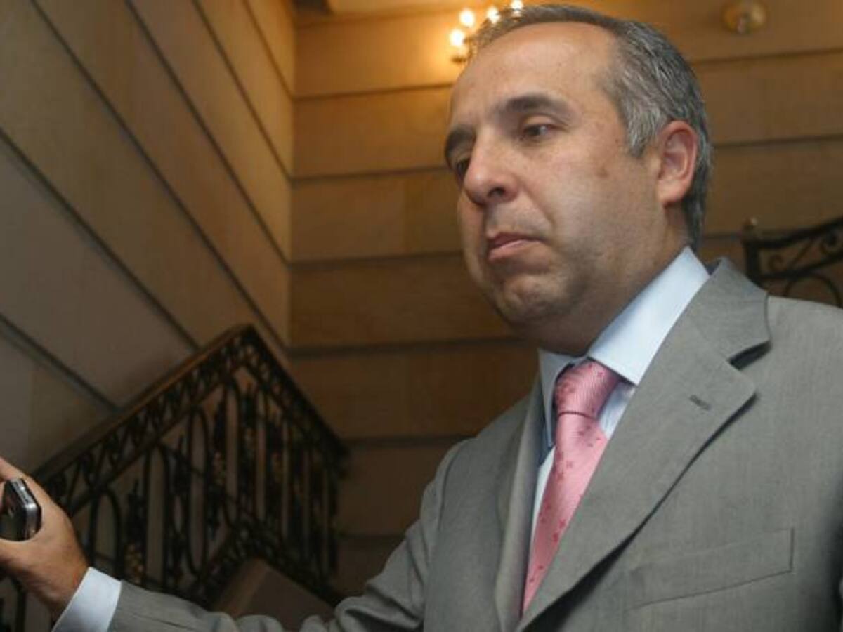 Candidato a Registrador habría plagiado su tesis doctoral