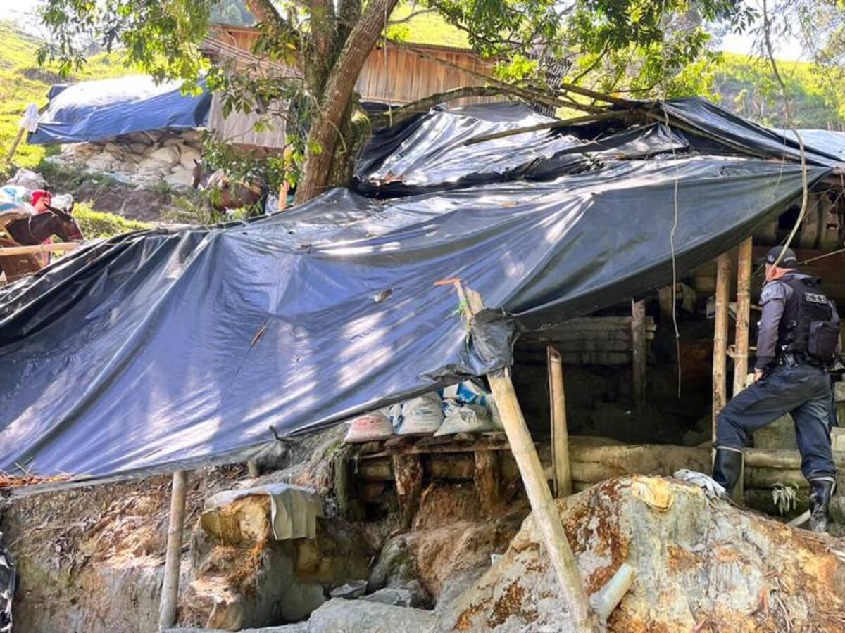 Nuevamente por minería ilegal en Caldas, doce personas fueron capturadas pero en Riosucio