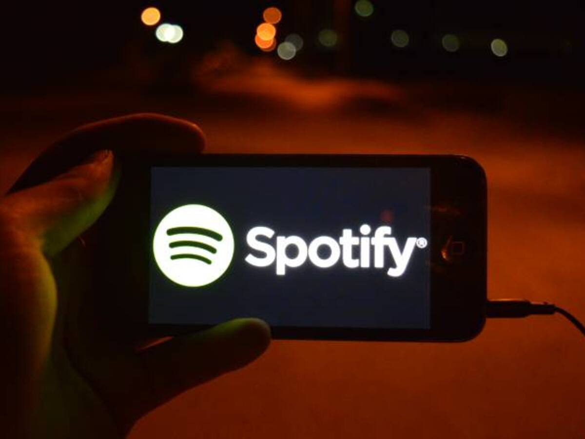 ¿Cuáles son las 10 canciones más escuchadas de la semana en Spotify?