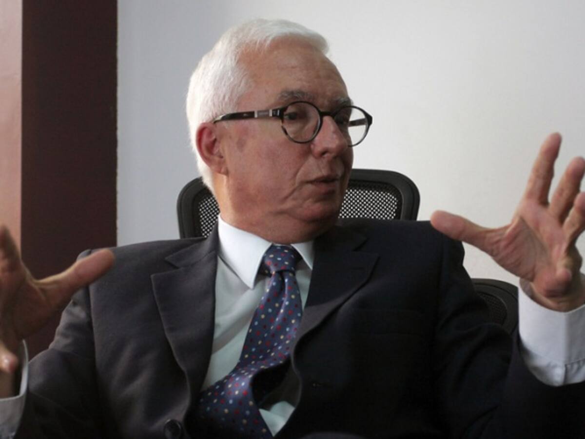 Ternados a fiscal general deben darle la cara al país: senador Jorge Robledo