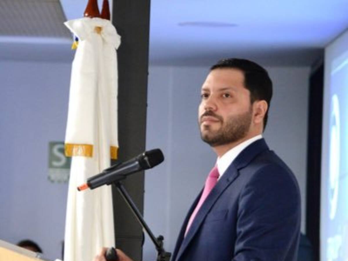 Denuncian amenazas de muerte contra el contralor de Bogotá, Juan Camilo Zuluaga