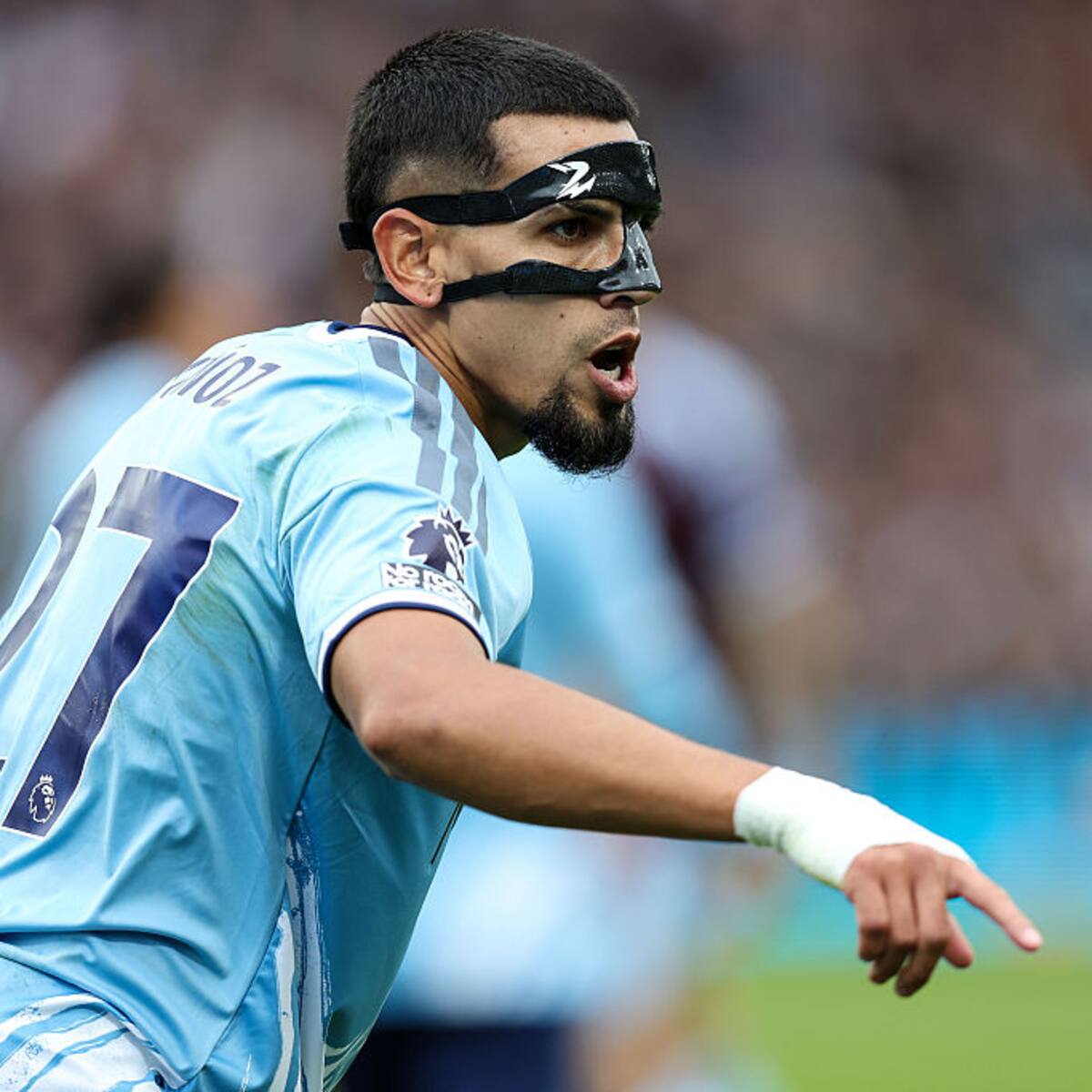 Daniel Muñoz, gran figura del Nottingham Forest en la victoria sobre Aston Villa por Premier League