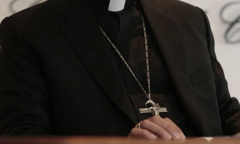 Imagen de referencia sacerdote 