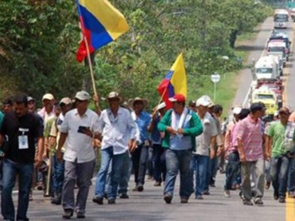 Otros sectores se unen al paro nacional agrario