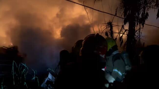 Atención de Bomberos de Cali a incendio estructural