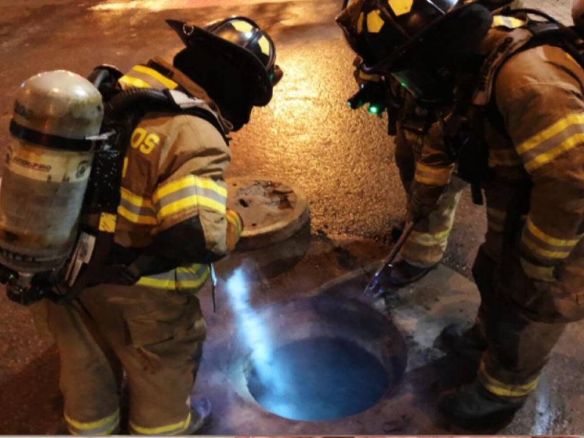 Evacuan sector de Kennedy luego explosión de alcantarillas