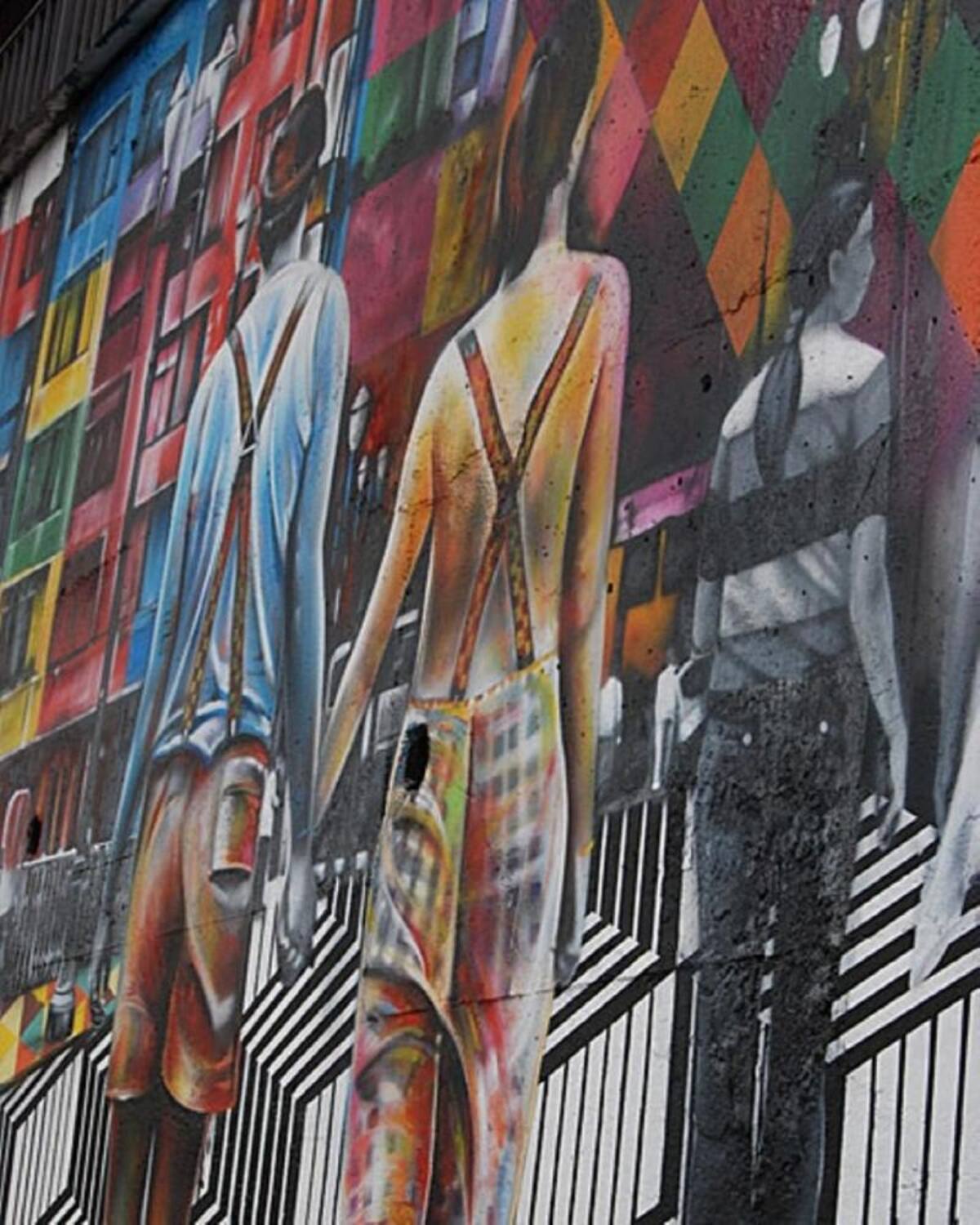 Para Kobra, pintar en las calles se trata de un asunto personal. "Hice esto desde que tenía 12 años y lo seguiré haciendo sin importar el estatus, galerías, invitaciones. De alguna manera pienso que todos deberían trabajar juntos para mejorar la ciudad en la que vivimos, dando algo de uno mismo, evitando tirar basura, por ejemplo. Mi trabajo representa lo mejor que tengo para donarle a la ciudad y a sus habitantes, representa el amor que tengo por Sao Paulo".