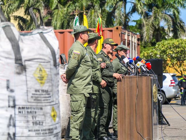Policía incauta en Barranquilla 2.4 toneladas de cocaína del Clan del Golfo. Foto: Luis Caicedo, Caracol Radio
