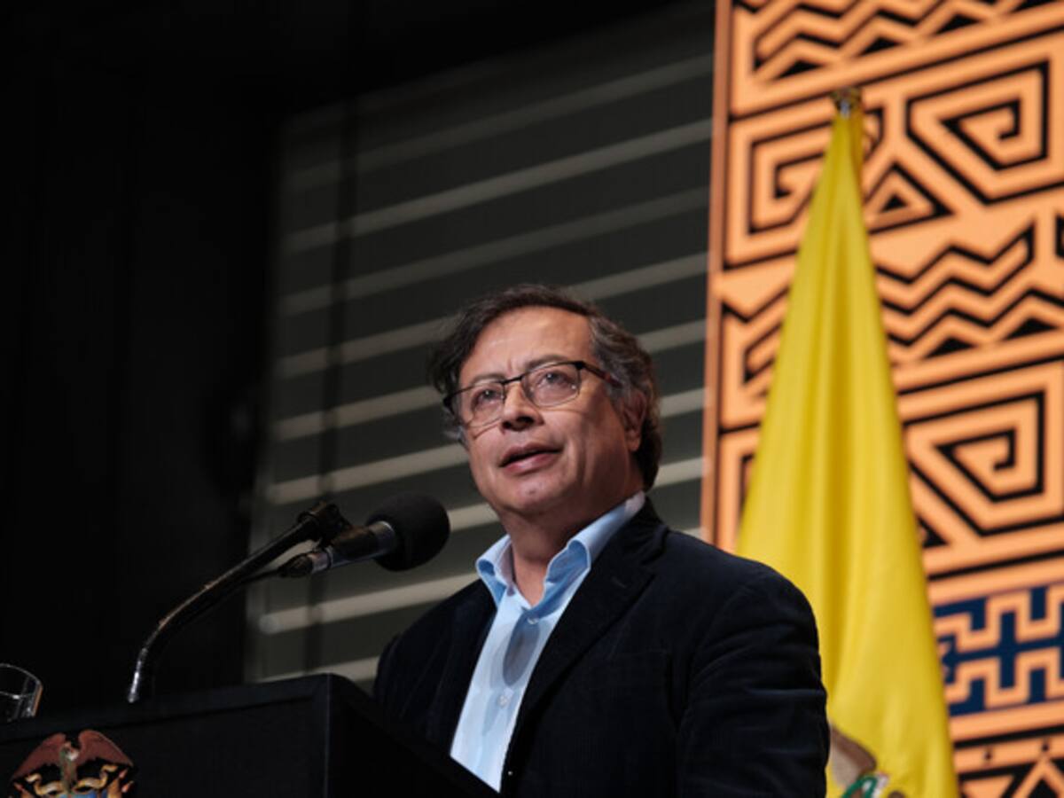 Gustavo Petro: ¿Odiado o amado en Twitter durante su primer año de Gobierno?
