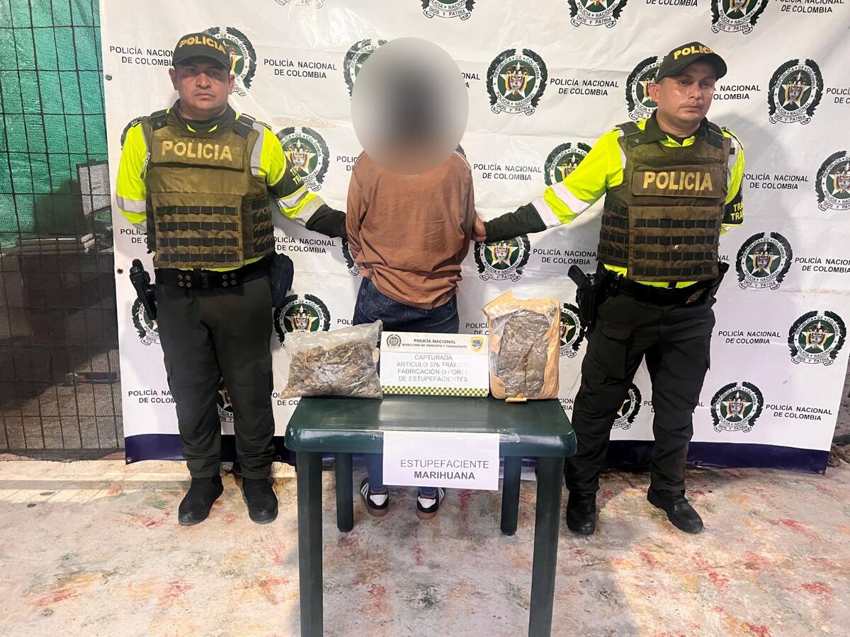 Una mujer en Santander fue capturada cuando transportaba 1.422 dosis de estupefacientes en un bus