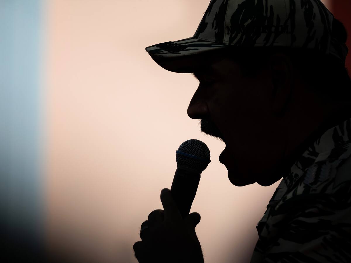 Maduro envía mensaje en inglés y desestima agravamiento de sanciones de Estados Unidos