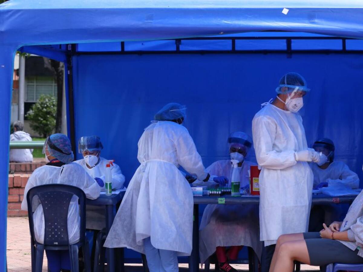 Asaltan a un hombre en un puesto de toma de pruebas de COVID-19 en Bogotá
