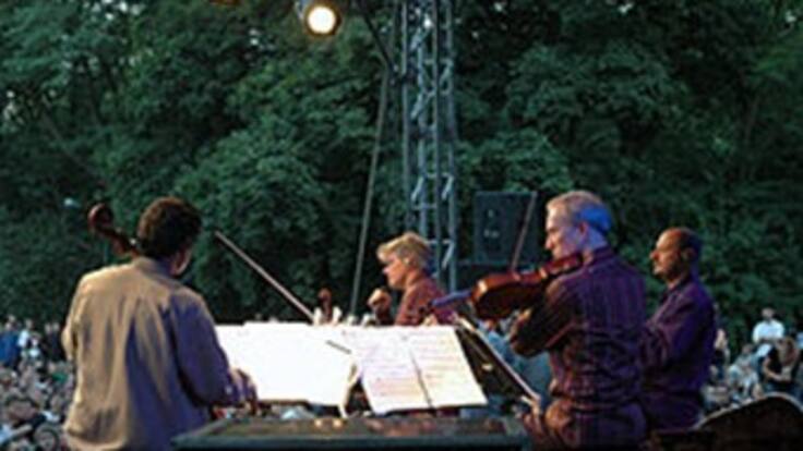 Homenaje del Kronos Quartet al Chavo y al Chapulín Colorado
