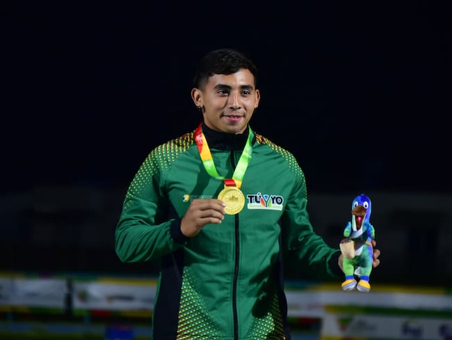 Tomas Nieto medalla de oro en salto con Pértiga para el Quindío en Juegos Nacionales. Foto Cortesía HOOVER CRUZ