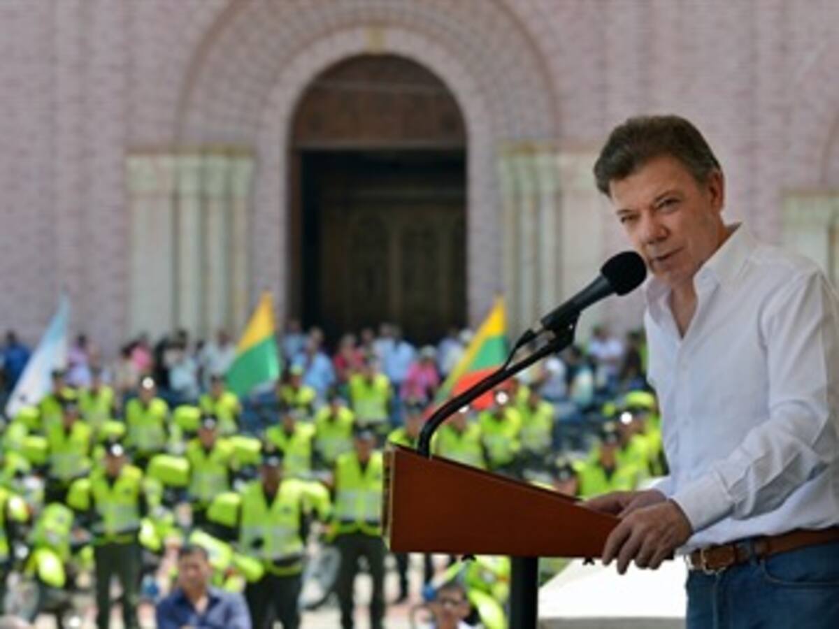 Resumen 2:00 pm: Santos reveló la captura de 1.800 miembros de la guerrilla y las bacrim