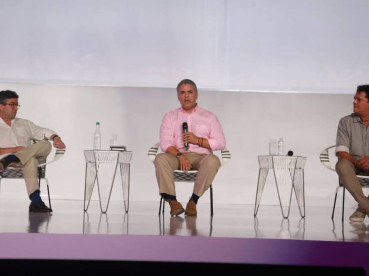 Duque anuncia 'Bonos Naranja' para financiar emprendimientos