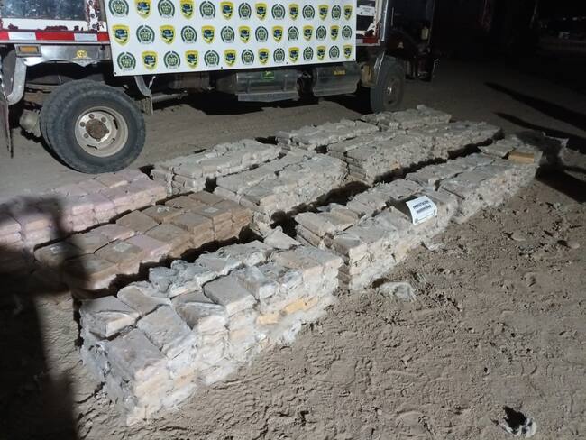 En Tesalia, Gigante, Iquira y en la vía Huila-Tolima cayeron cuatro cargamentos de marihuana que superan las 3 toneladas y que tendrían como destino el interior del país.