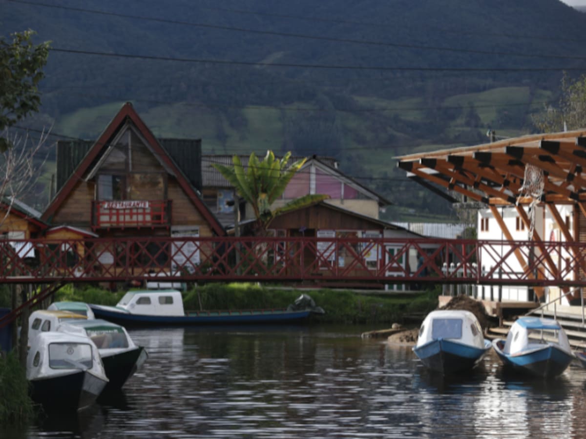 Famosa laguna en Nariño que tiene una isla: ¿Cómo ir desde Pasto y cuánto vale? Precio oficial 2025