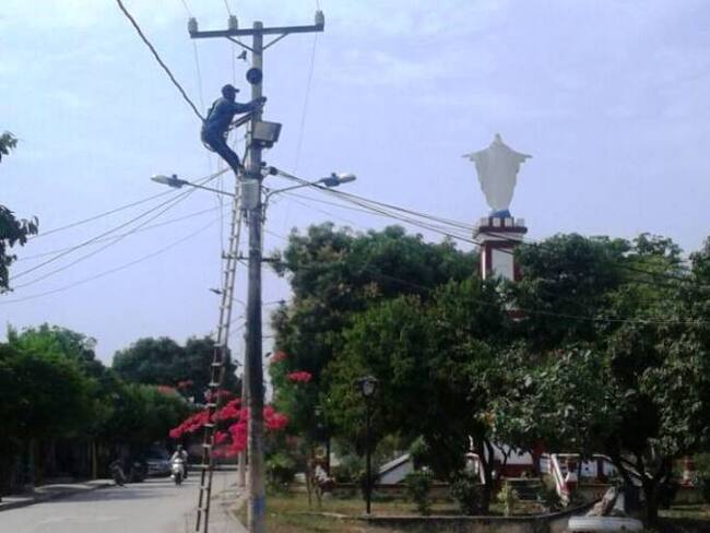 En Mompox capturan a una persona en fragancia al manipular red eléctrica