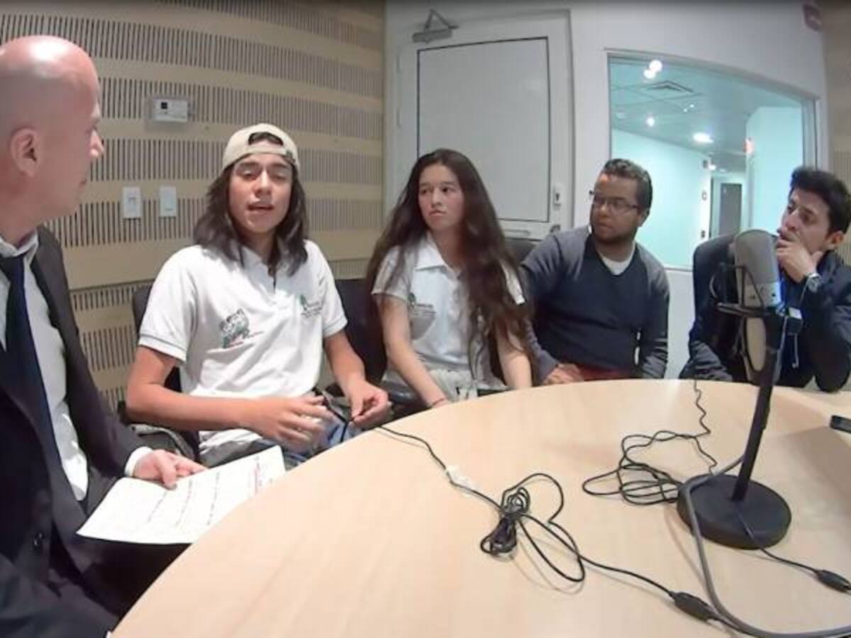 Colegiales salvan una quebrada y reutilizan agua en barrio deprimido de Soacha