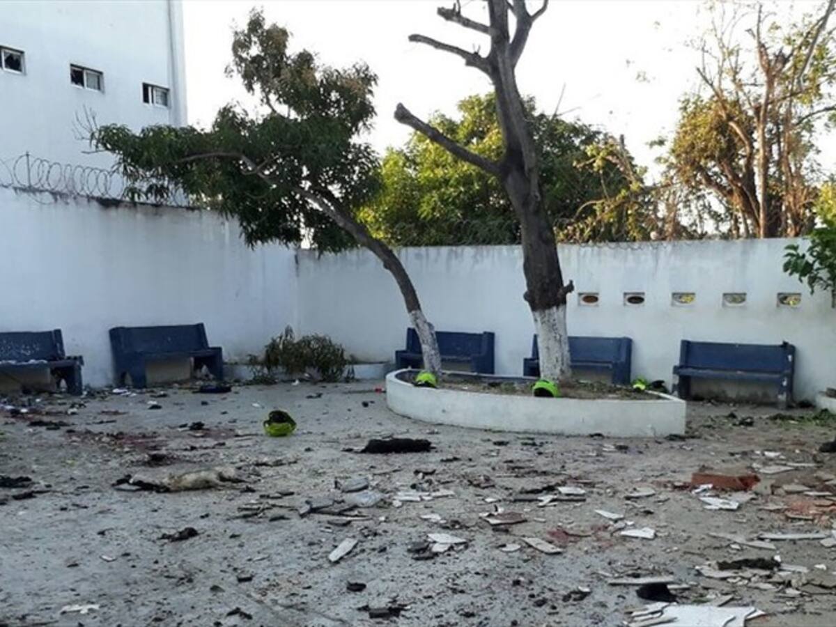 Rechazo en redes sociales a explosión en estación de Policía en Barranquilla