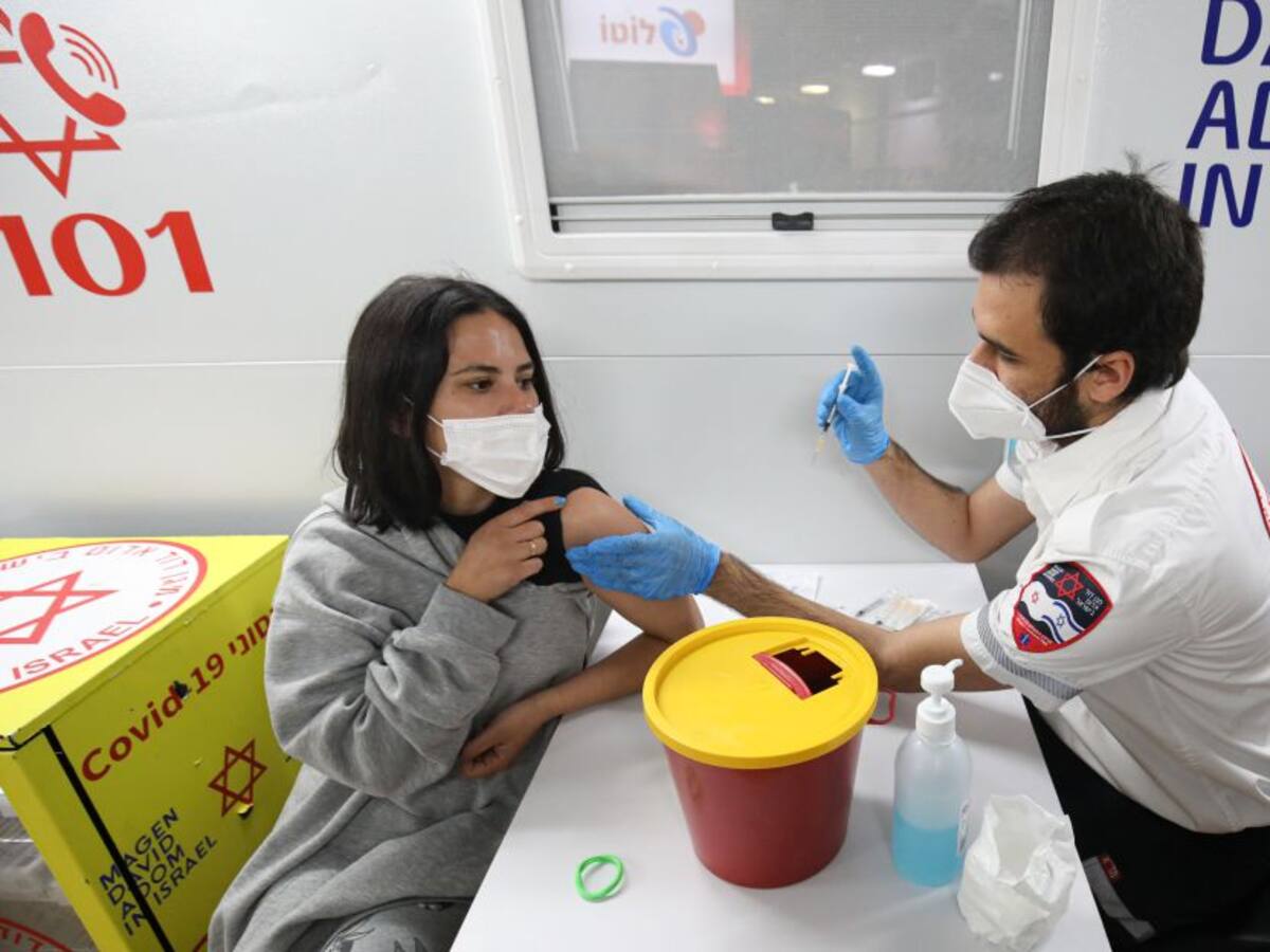 Primera dosis de Pfizer tiene eficacia de 85% según estudio en Israel