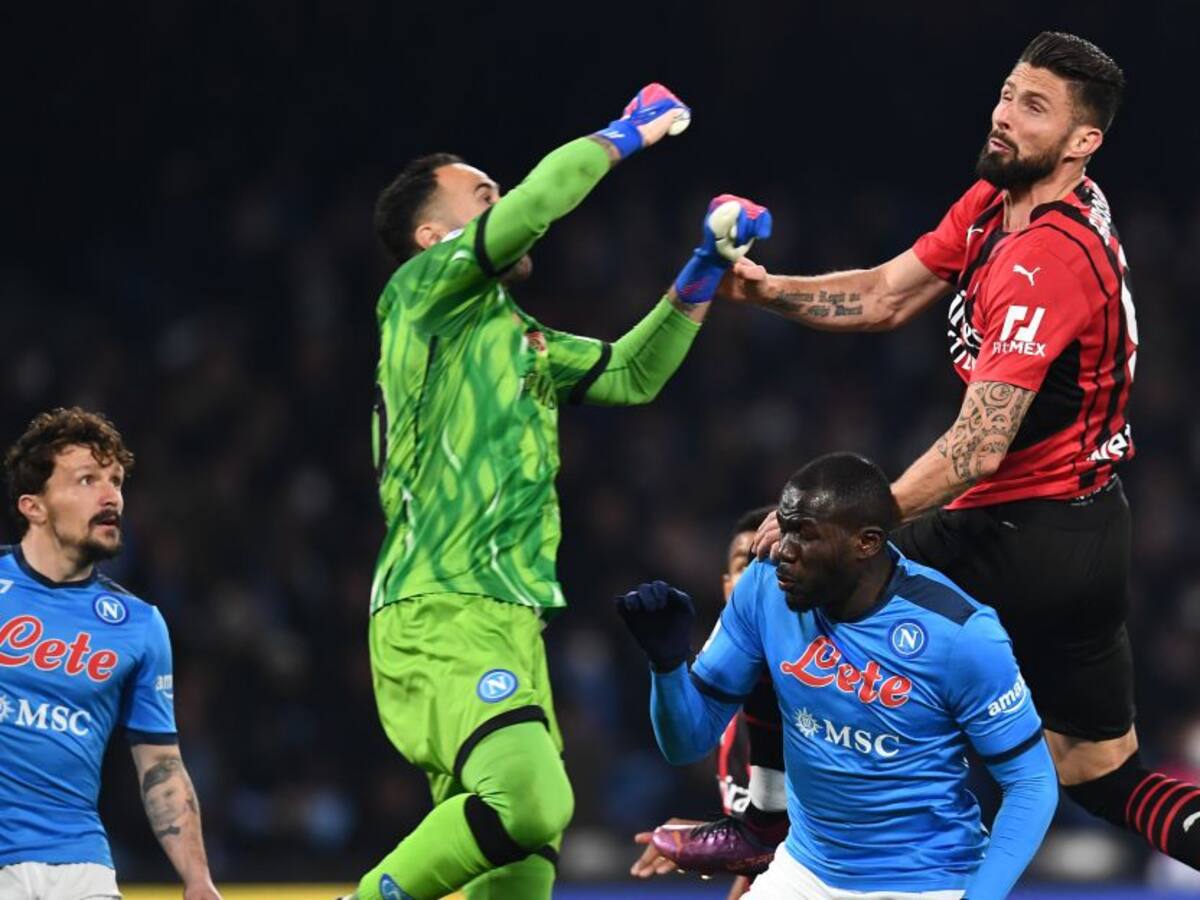 Ospina no pudo evitar la caída del Napoli frente al Milan