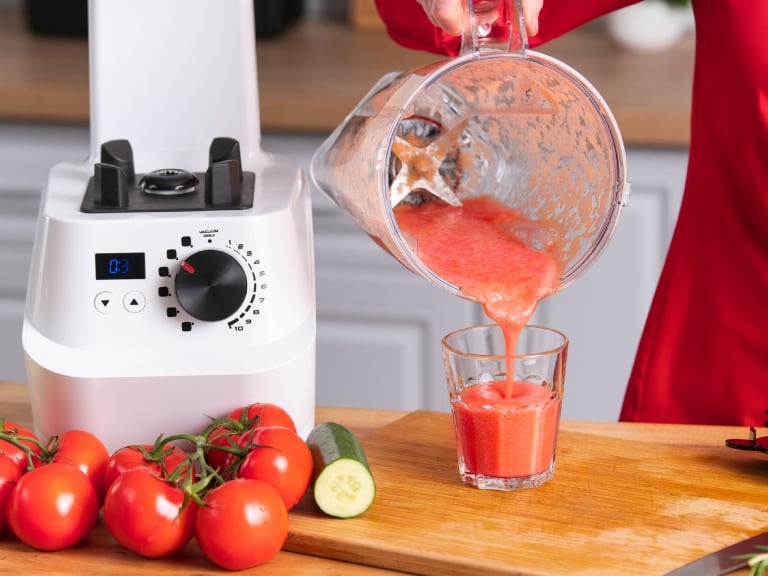 Jugo de tomate y pepino // Getty Images