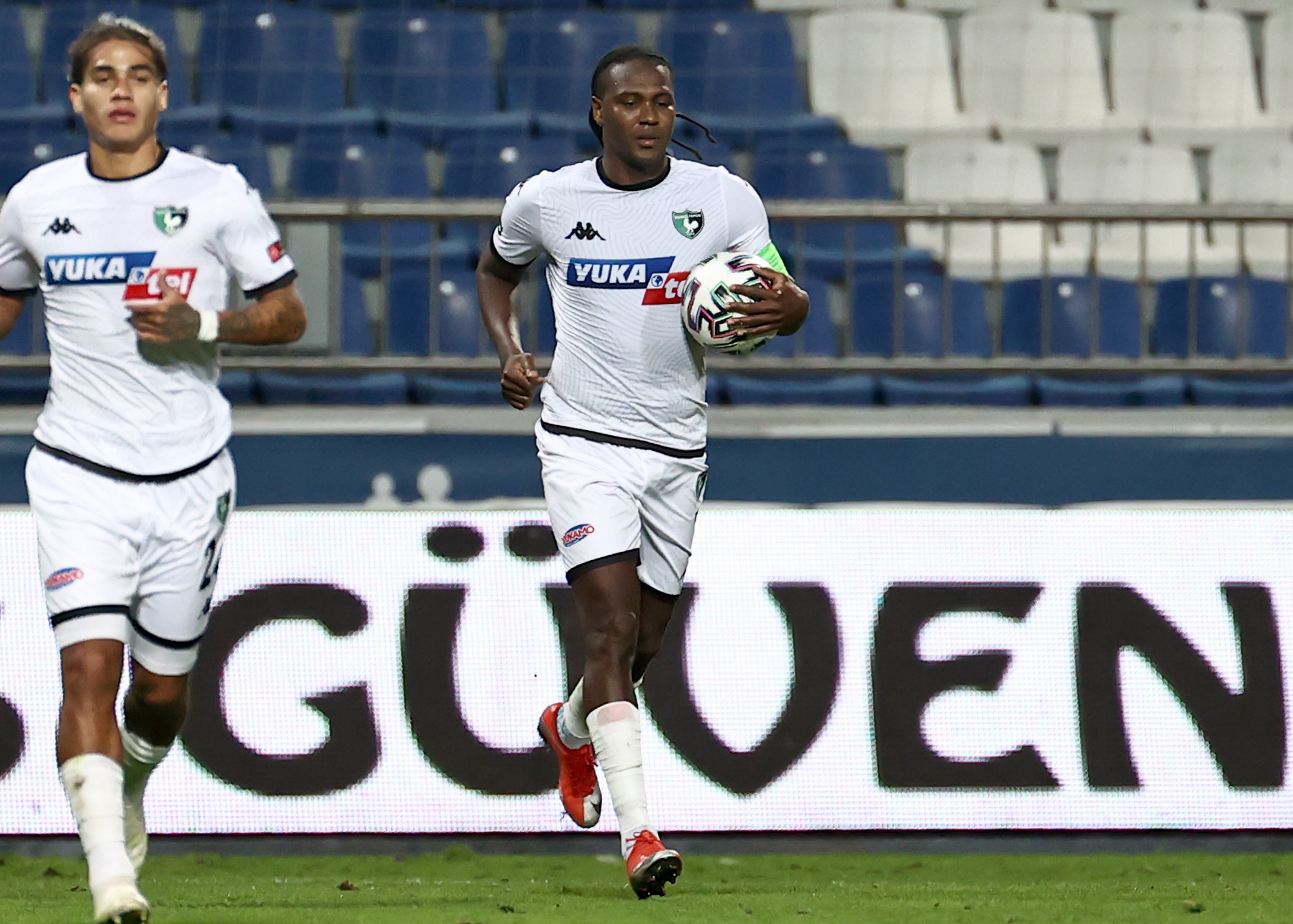 Hugo Rodallega llegó a un acuerdo con Santa Fe. (Photo by Onur Coban/Anadolu Agency via Getty Images)