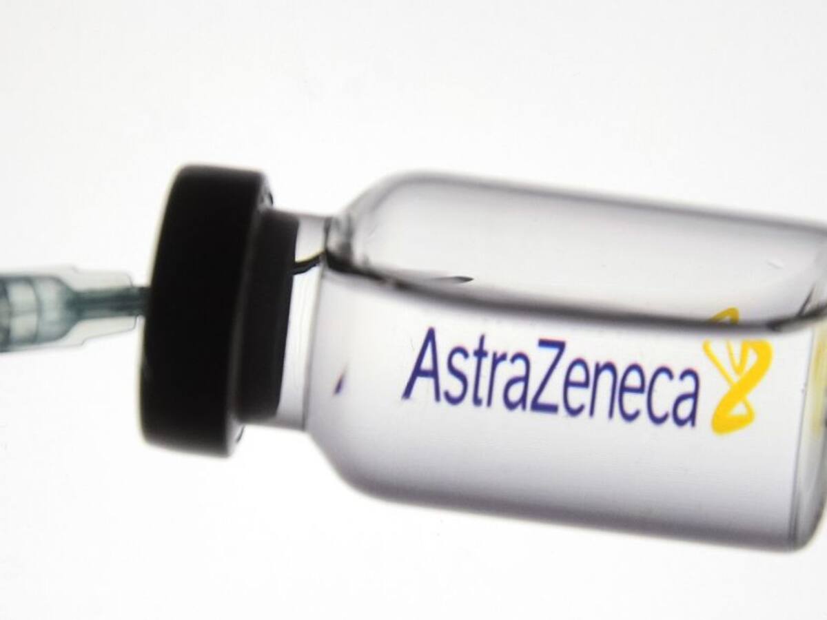 Sputnik V y AstraZeneca firman acuerdo para cooperar en vacunas