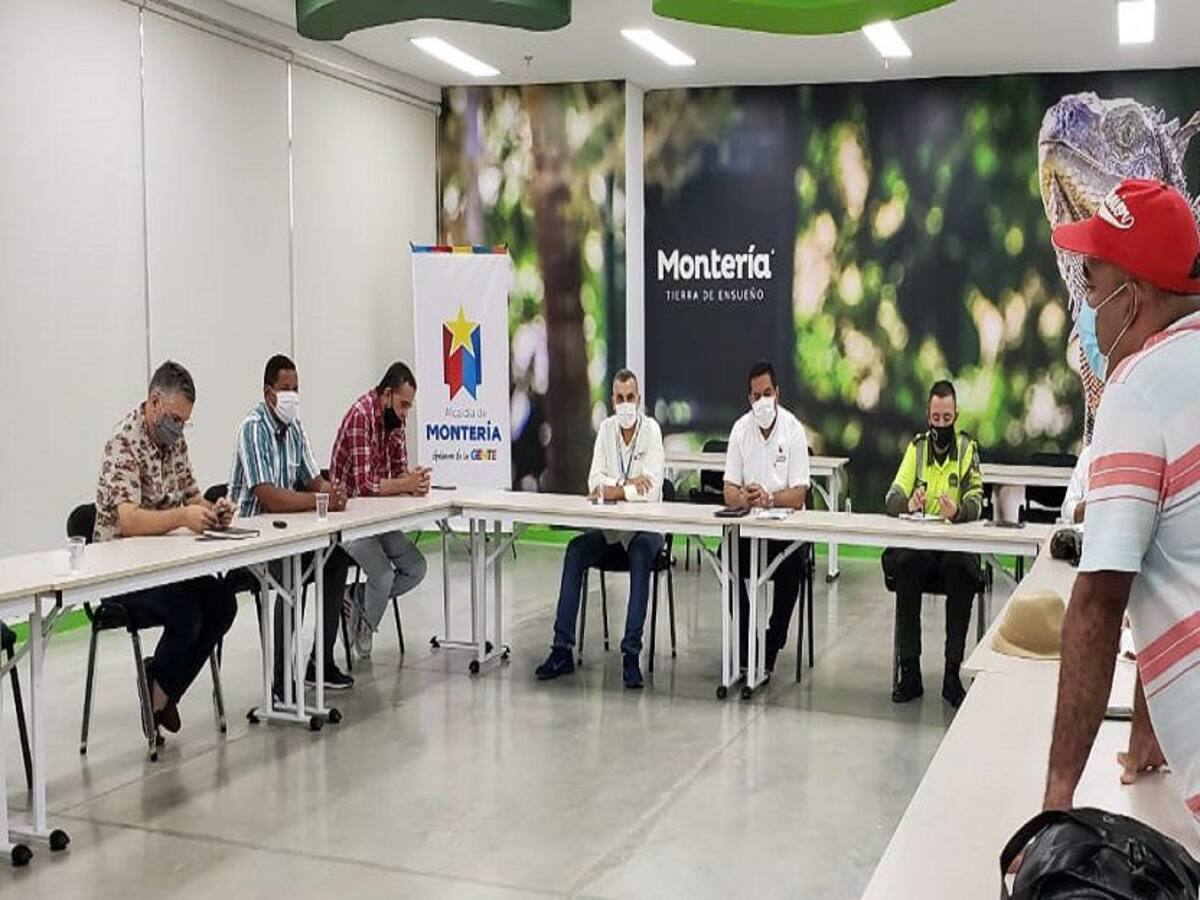 En Montería, taxistas que estaban en paro decidieron retomar sus labores