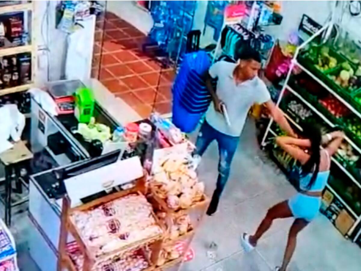 Dos personas atracadas con arma de fuego en negocio del sector Los Morros