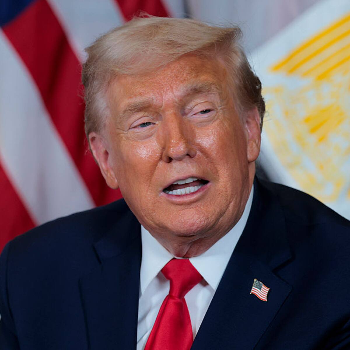 Trump firmó en Davos el documento fundador del Consejo de Paz